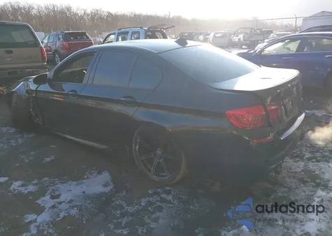2014 BMW M5 из США, поврежденный, VIN WBSFV9C54ED097333